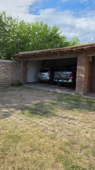 EXCELENTE CASA EN VENTA CARRIL GODOY CRUZ foto 2