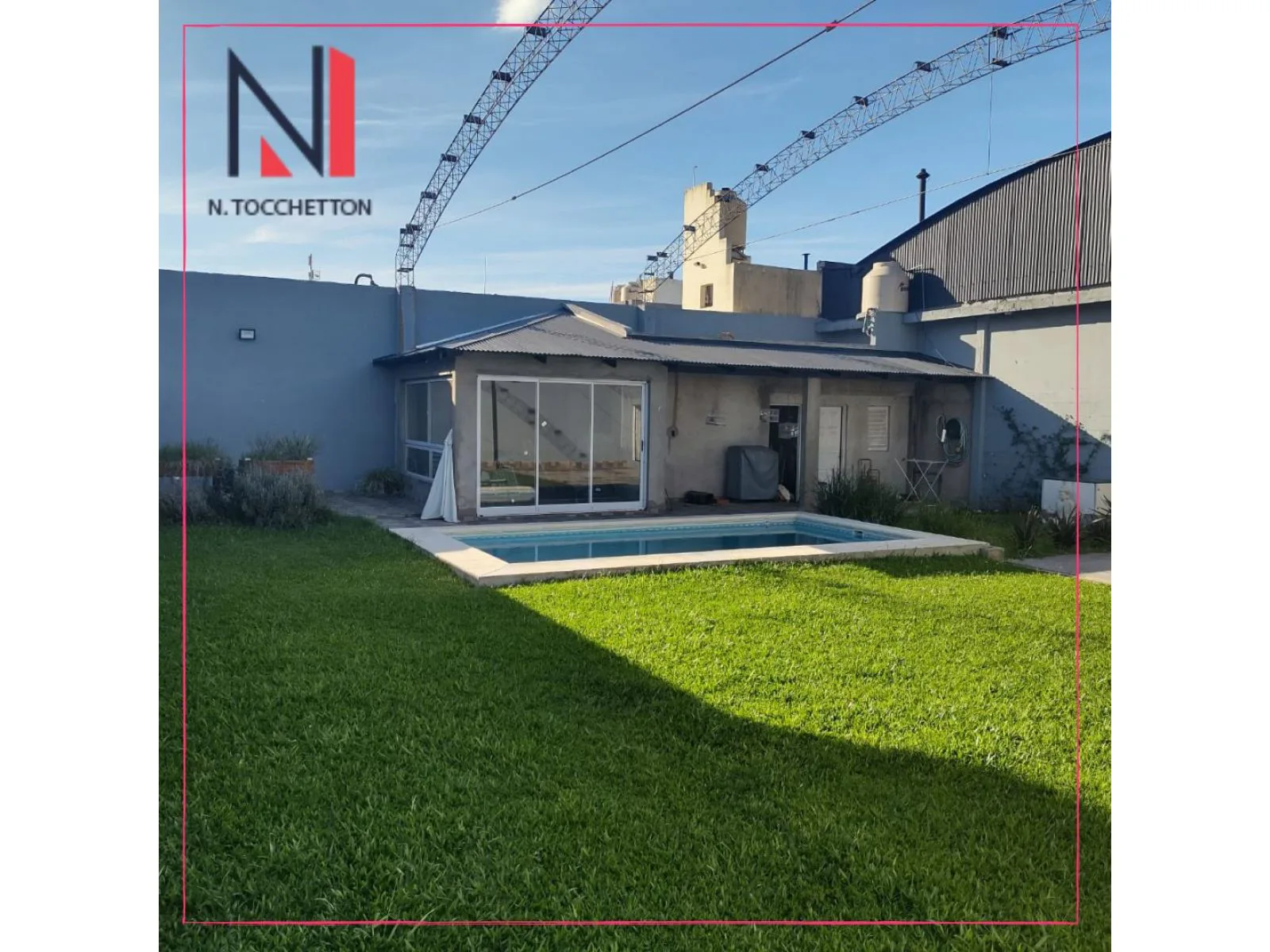 Casa con piscina y galpon comercial foto 2