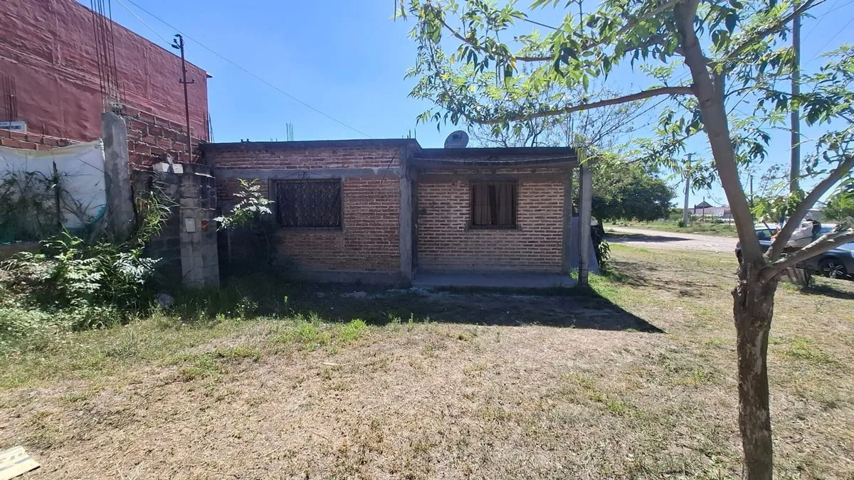 VENTA DE CASA A REFACIONAR B° BALCON, 3 AMBIENTES foto 2