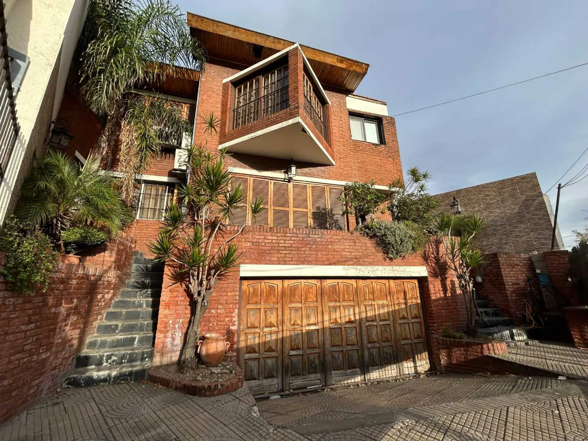 VENTA CASA 6 AMBIENTES M CORONADO PILETA Y COCHERA foto 2