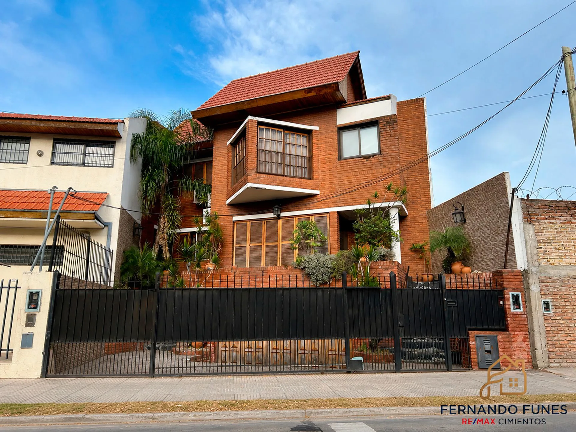 VENTA CASA 6 AMBIENTES M CORONADO PILETA Y COCHERA foto 3