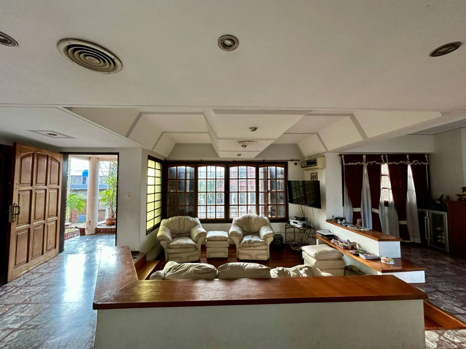 VENTA CASA 6 AMBIENTES M CORONADO PILETA Y COCHERA foto 5