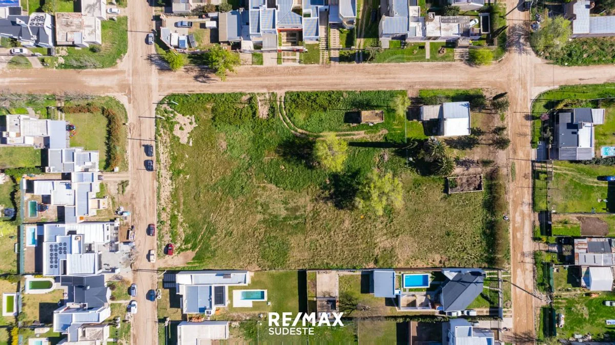 LOTE EN ESQUINA ALDEA ROMANA foto 2