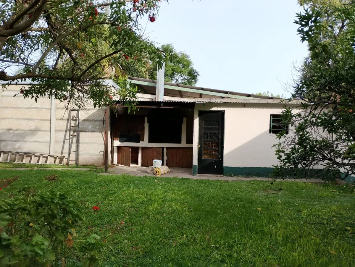 CASA 3DORMI VENTA Y PERMUTA GABOTO PILETA JARDIN foto 3