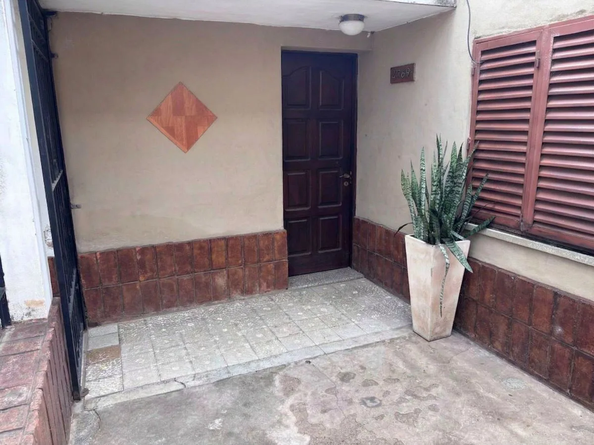VENTA CASA Y DEPARTAMENTO CON LOCAL B YOFRE SUR foto 4
