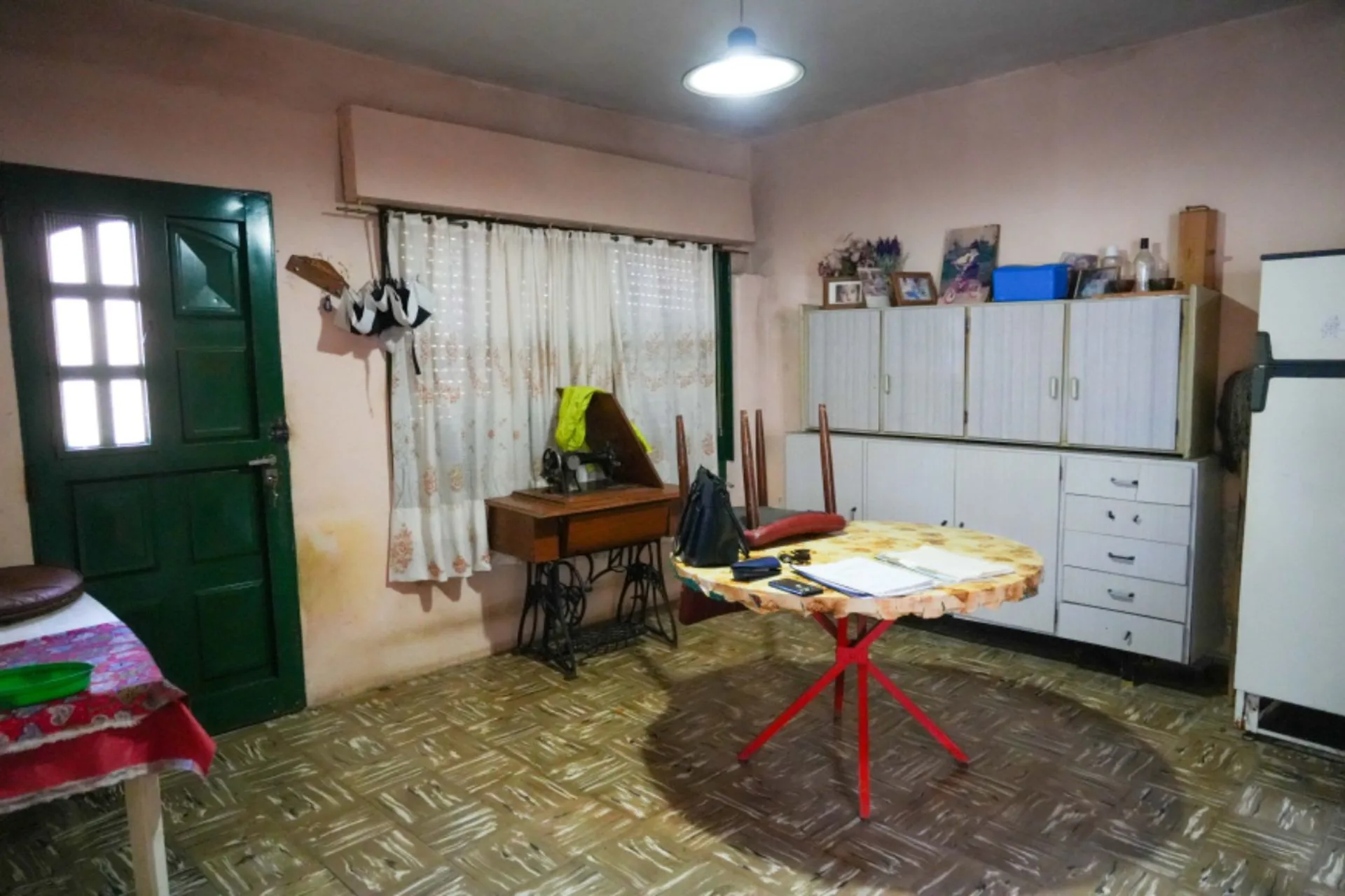 Vivienda con salón comercial foto 5