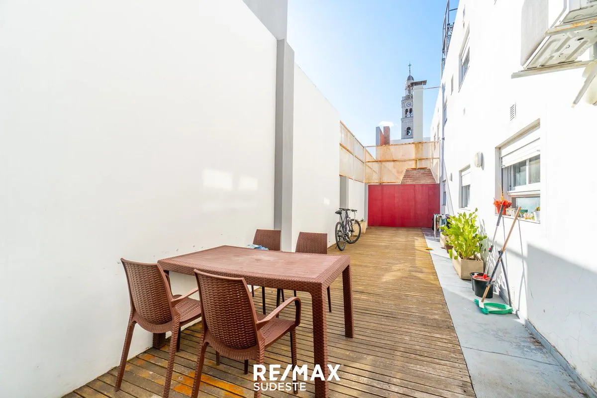 Espectacular departamento con patio y parrilla foto 2