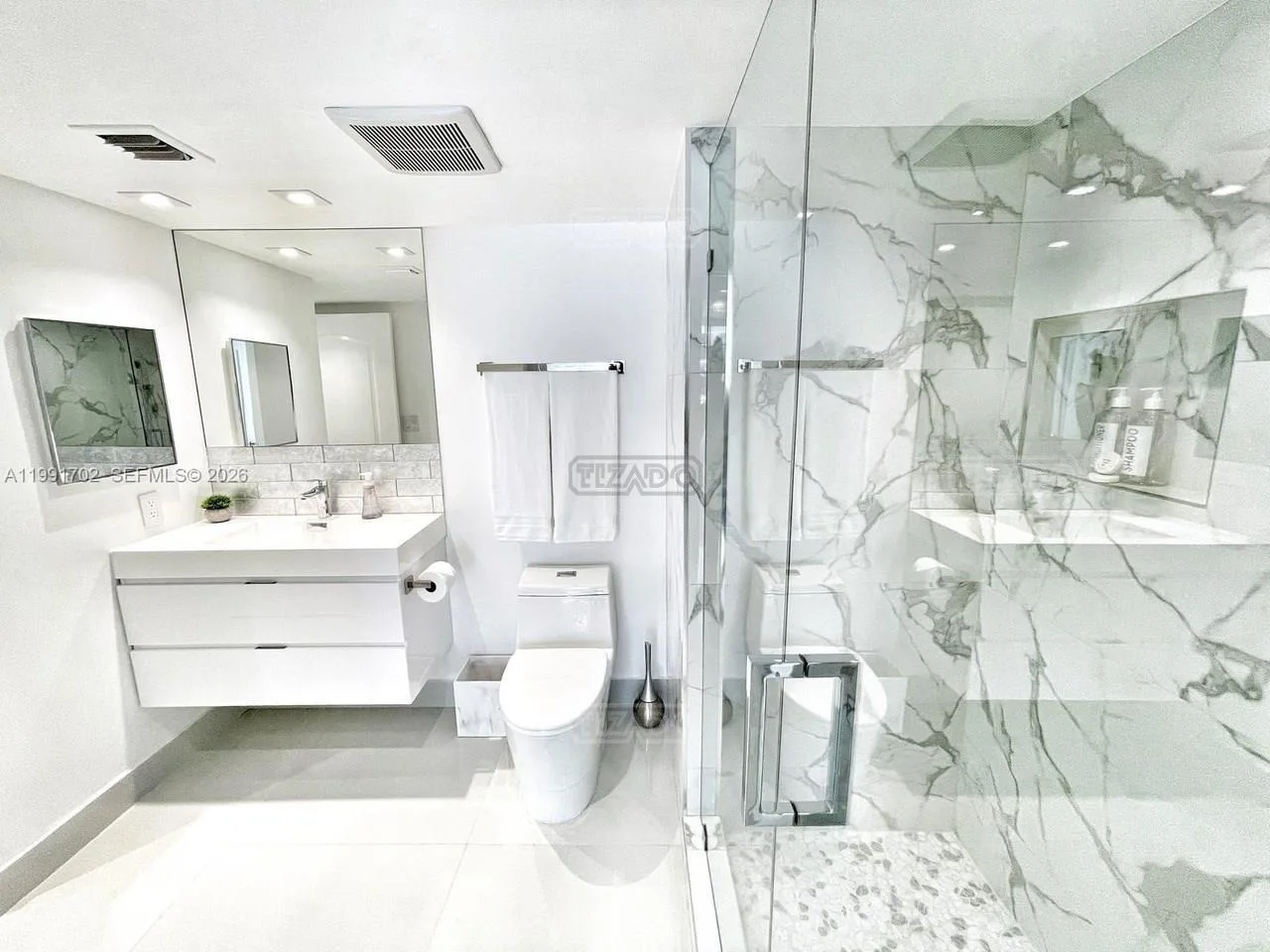 1200 SE Brickell Bay Dr #1707 1200 foto 5