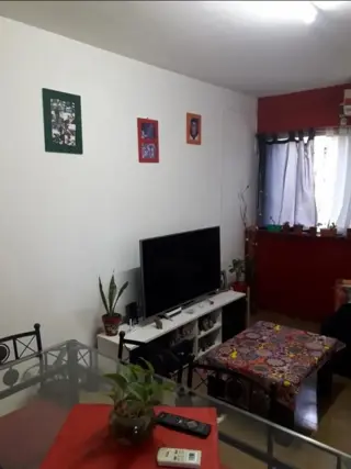 Excelente departamento de 3 ambientes al frente. foto 4
