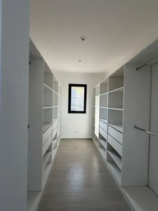 CASA 4 DORMITORIOS- A LA LAGUNA- MUELLE PROPIO- GALERIA - PILETA foto 1