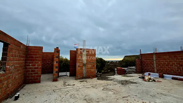 CASA DE PLAYA EN CONSTRUCCIÓN — LA HERRADURA