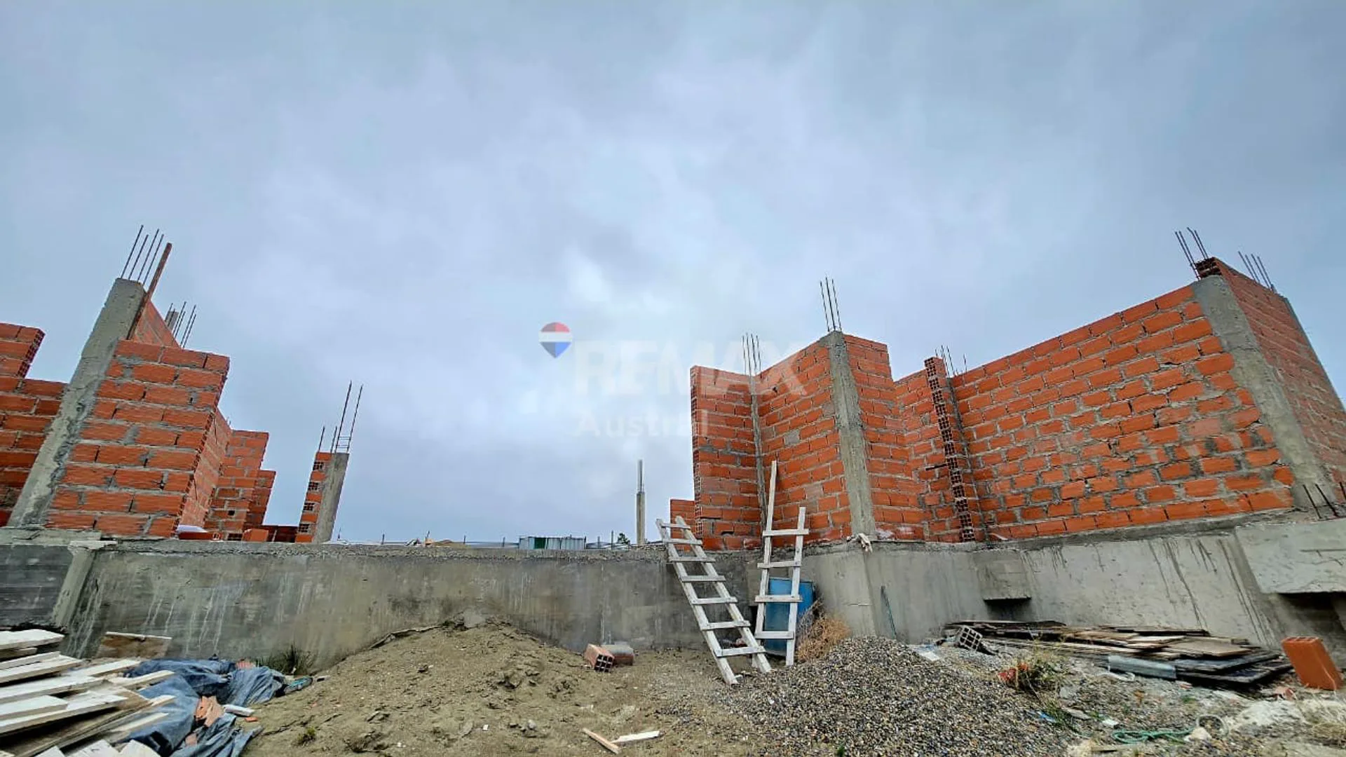 CASA DE PLAYA EN CONSTRUCCIÓN — LA HERRADURA foto 3