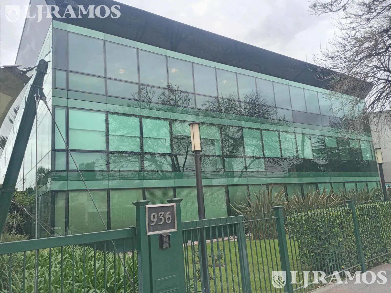Alquiler de oficina de 220 m2 en Martínez foto 2
