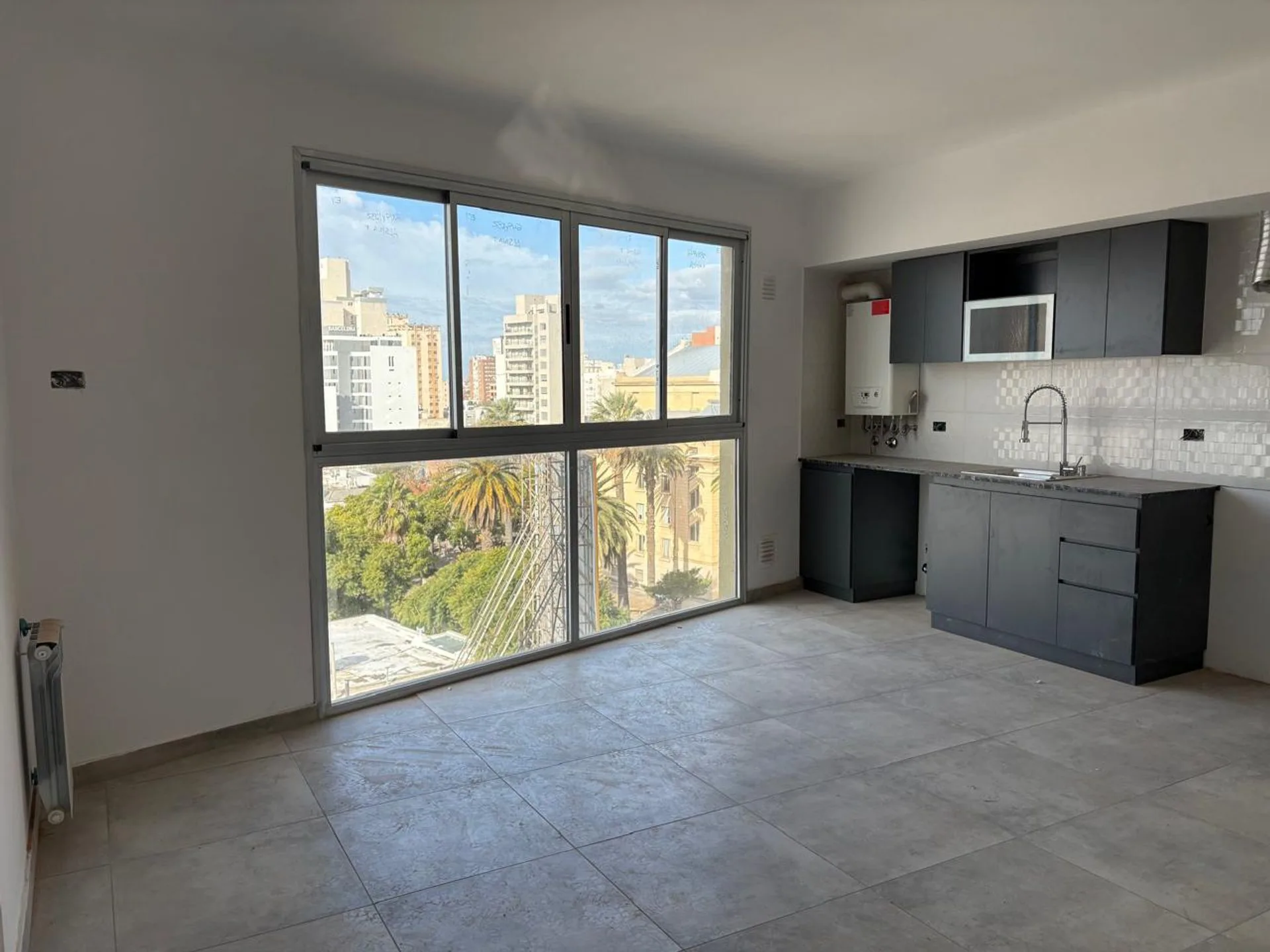 VENTA DPTOS 1 DORMITORIO-ALSINA 512 ESQ. ALEM !! foto 3