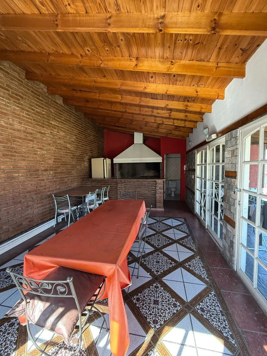 VENTA DE 2 AMB. EN RAMOS MEJIA CON SUM Y PARRILLA foto 3