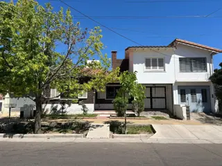 VENTA CASA 4 DORM 2 BAÑOS DORREGO GUAYMALLÉN foto 1