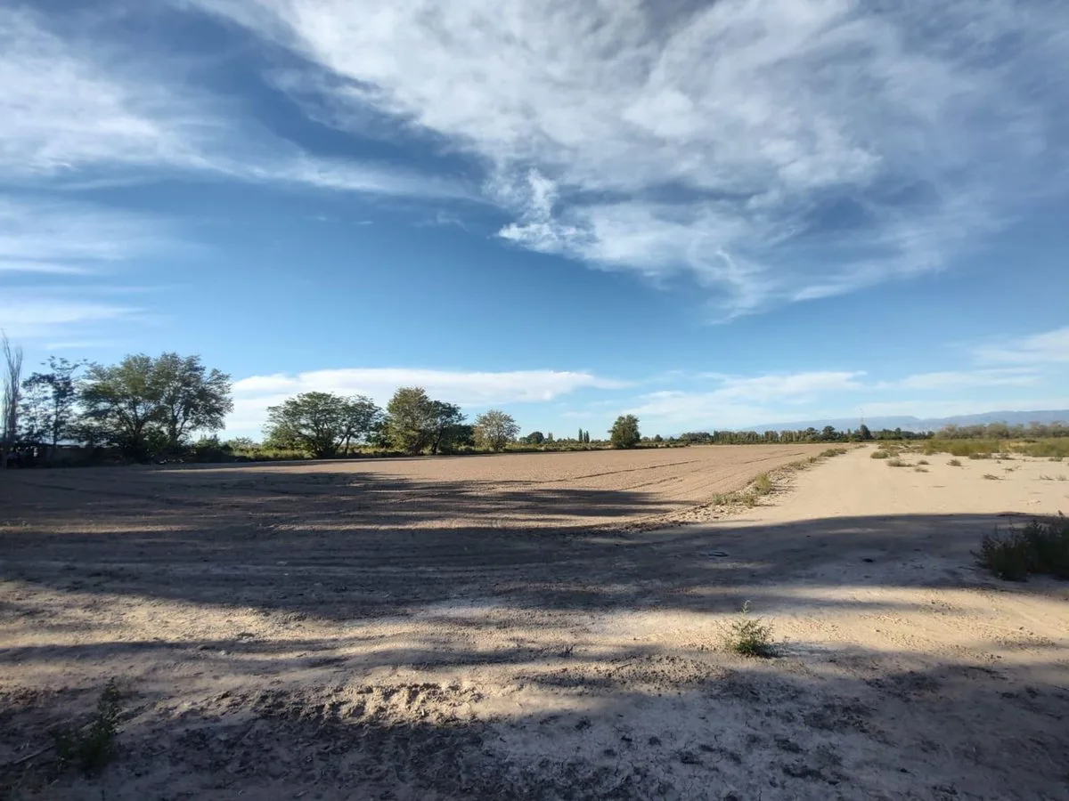 VENTA LOTE EN CALLE TAHONA ANTES DE RODAS - RAWSON foto 2