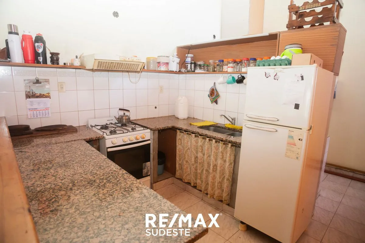 VENTA-CASA DE 3 DORMITORIOS MAS LOCAL foto 4