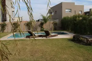 Excelente e inmejorable casa de 5 ambientes- NORDELTA foto 2