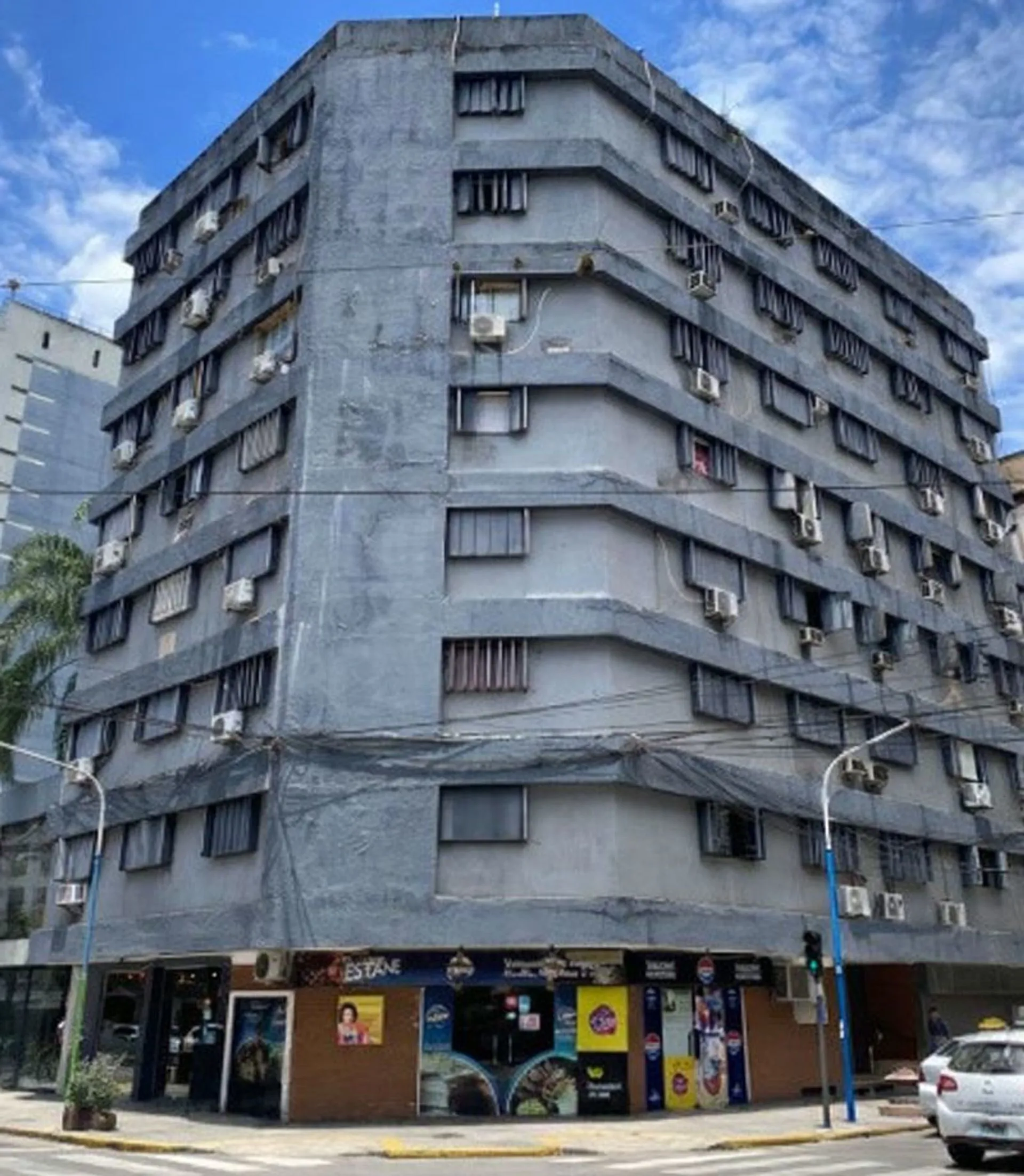 VENTA DEPTO 2 DORM Y 2 BAÑOS EN BARRIO NORTE- SMT foto 3