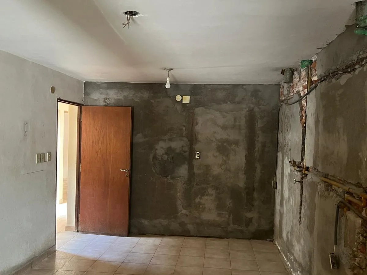 VENTA DE CASA A REFACCIONAR, CALLE SARMIENTO foto 5
