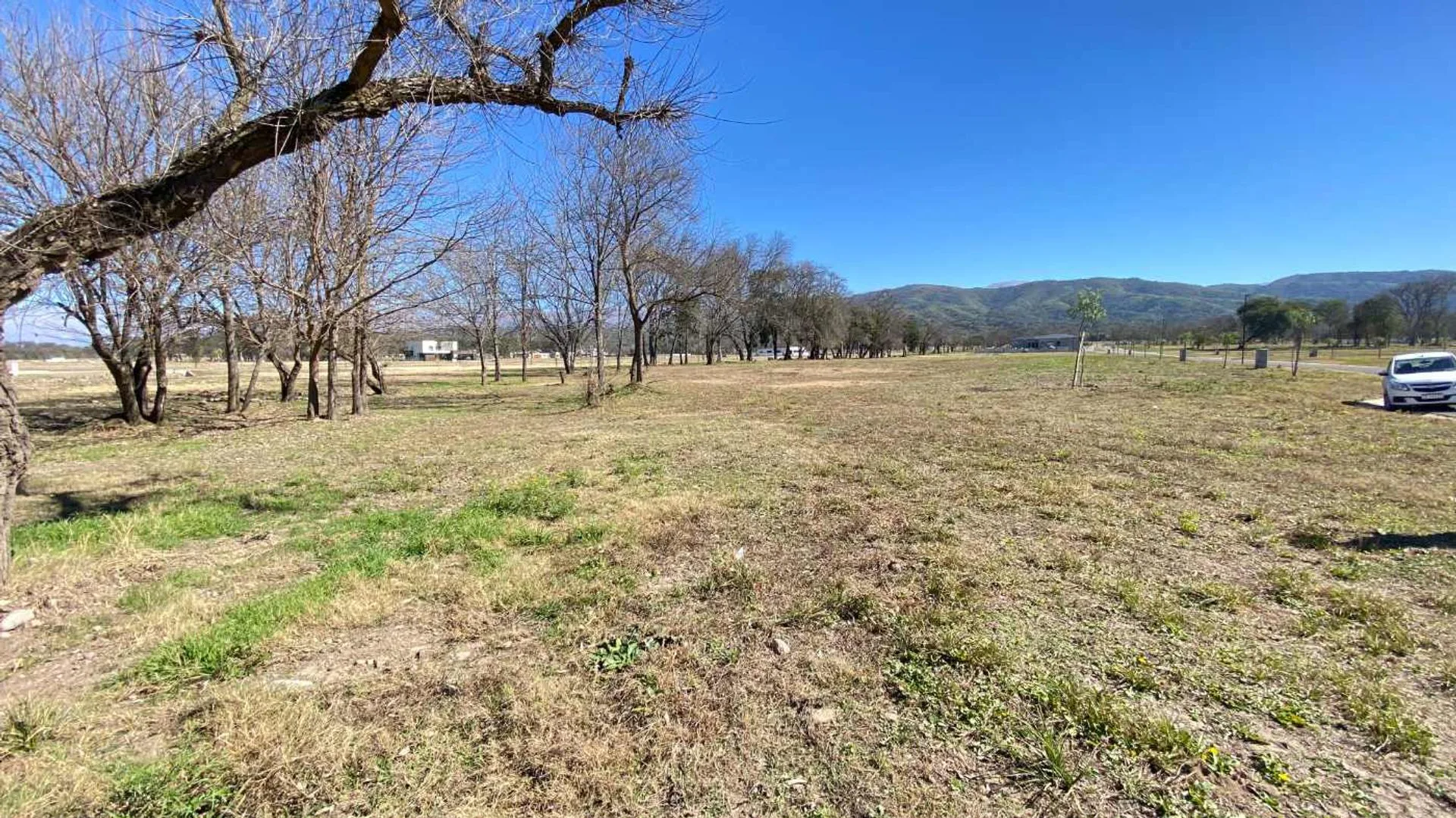 Venta terreno en Club de Campo La Arbolada Salta foto 4