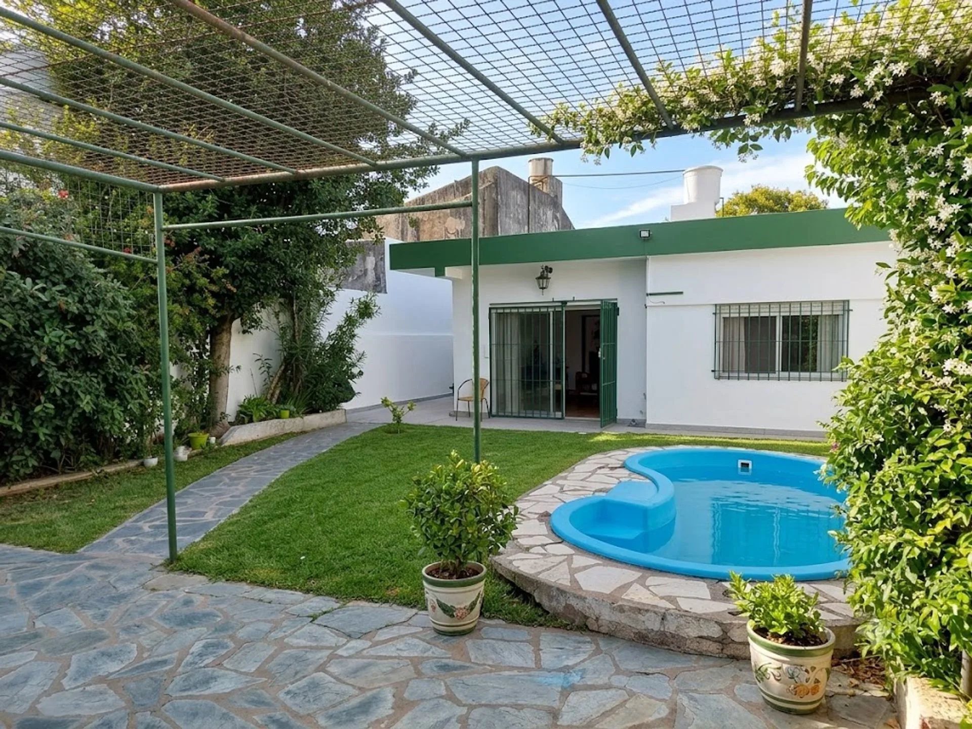 Venta de casa en Hurlingham con terreno de 333m2 foto 3