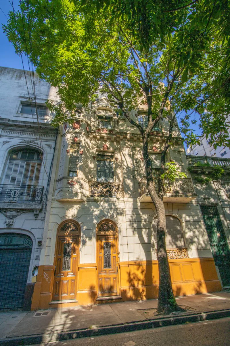 Casa con dos entradas - PB, 1ERO 2DO PISO - 505m² - Monserrat - Hotel familiar - Acepta propiedad en parte de pago foto 2