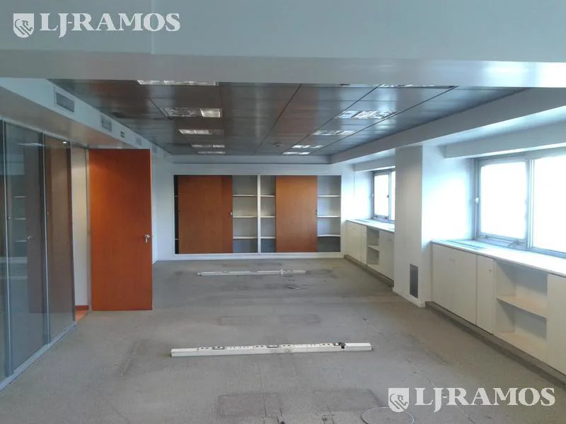 Alquiler de oficina de 280 m2 en San Telmo foto 3