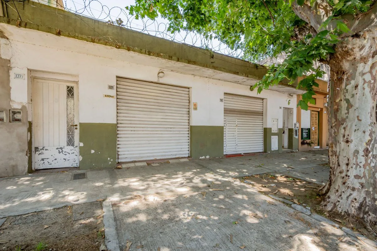 Venta 4 PH a refaccionar-Local-Cochera-lote propio foto 3