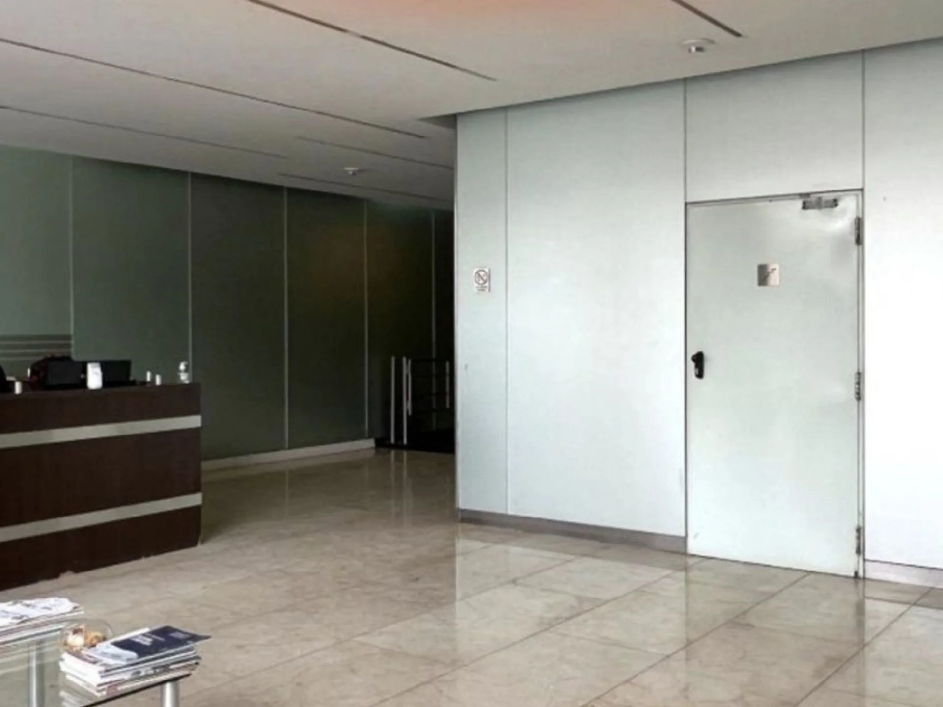 OFICINA EN VENTA A ESTRENAR – 184 m² – 3 COCHERAS foto 3