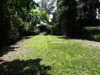 VENDE HERMOSO CHALET ZONA URBANA FUNES foto 2