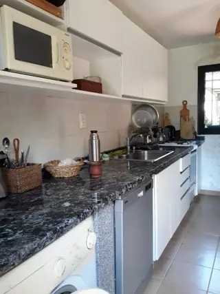 VENDE HERMOSO CHALET ZONA URBANA FUNES foto 3