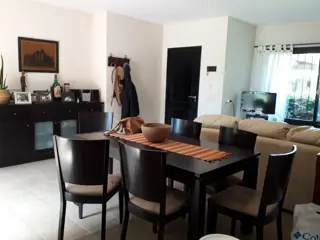 VENDE HERMOSO CHALET ZONA URBANA FUNES foto 5