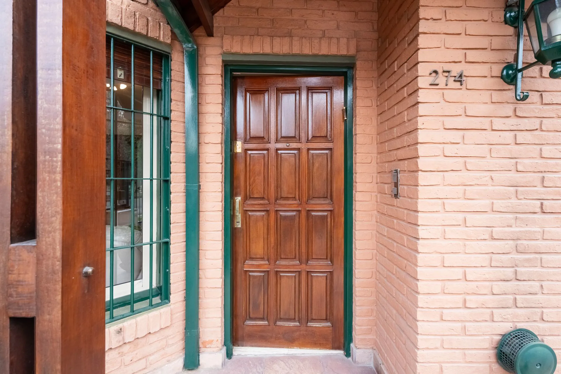 CASA  6 AMB. VENTA, HAEDO, CON PARRILLA Y PILETA foto 5