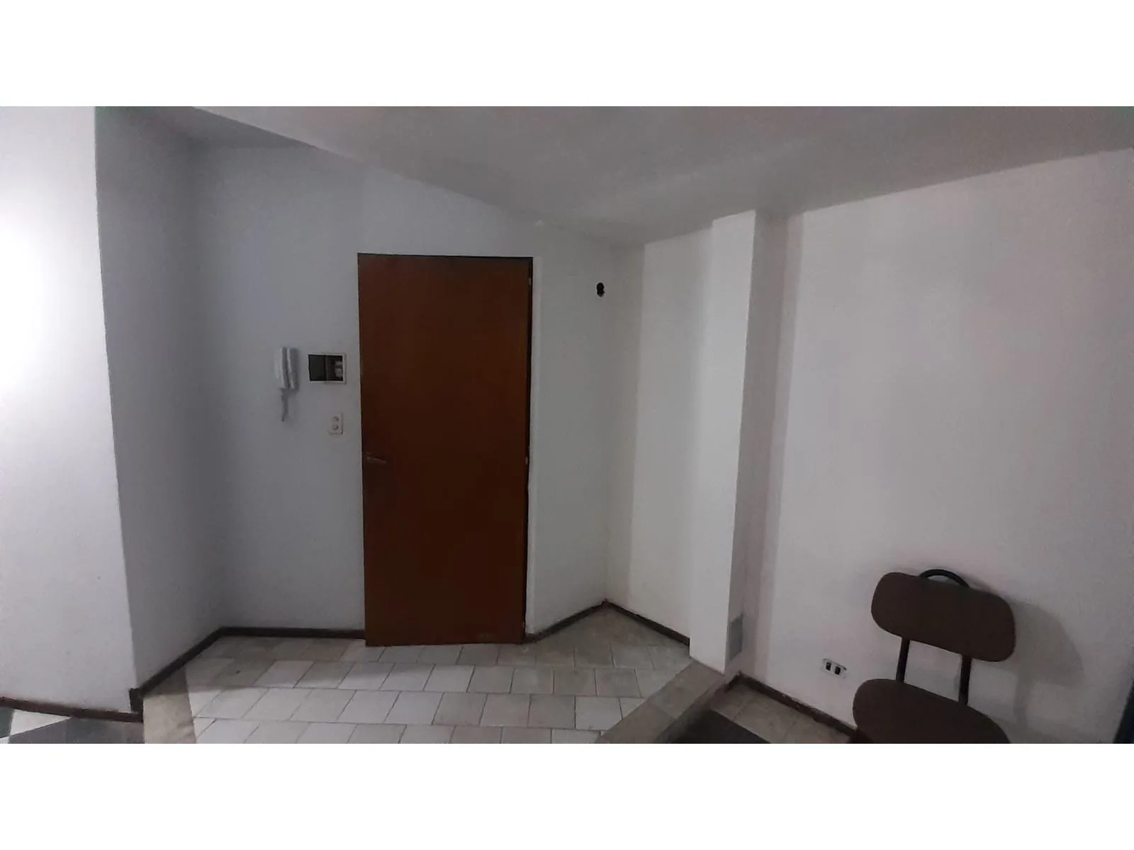 Departamento 2 amb Planta Baja en Edificio a 3 cuadras estación Morón (Idel para oficina o consultorios,) foto 4