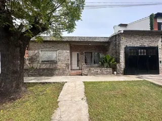 Casa en Venta en Villa Tesei, Hurlingham, Buenos Aires. PLANOS APROBADOS foto 1