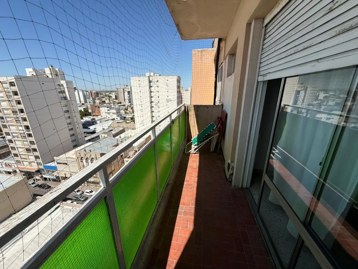 Depto. céntrico de un dorm. opción cochera APTO foto 5