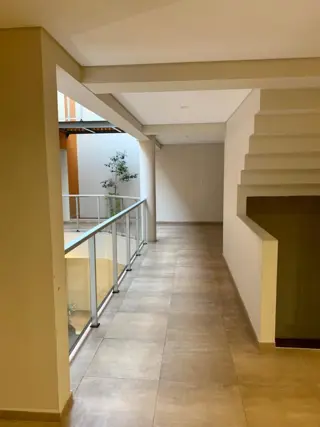 HERMOSO DEPTO DE 3 AMB CON COCHERA foto 3