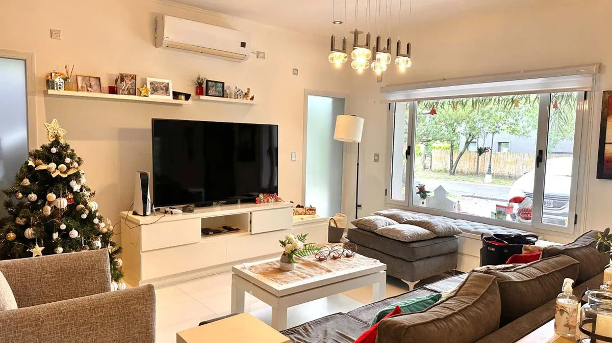 casa en alquiler en carlos spegazzini foto 5