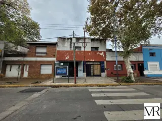 Galpon, Nave Industrial, Deposito + Dos Locales Sobre Avenida con doble Acceso, Gran Porton para camiones!!! foto 3