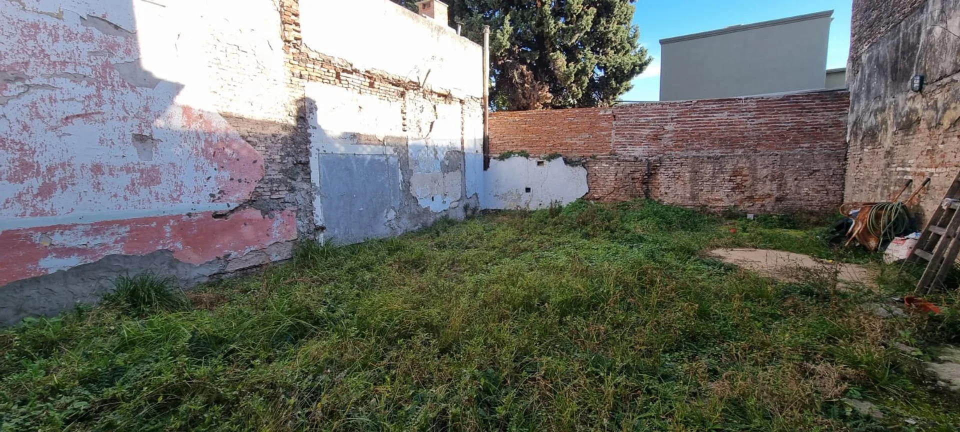 VENTA TERRENO CONTRAFRENTE - PARQUE AVELLANEDA