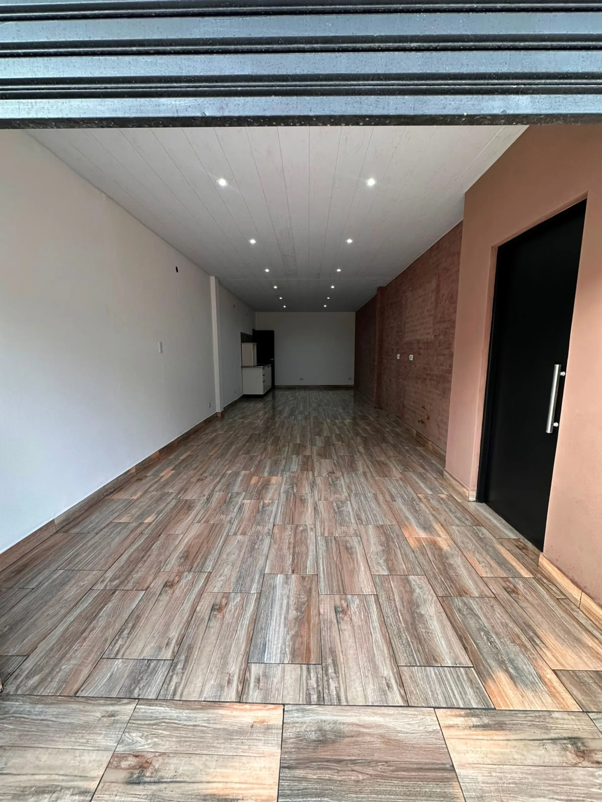 ALQUILER LOCAL COMERCIAL PABLO PODESTA 55 M2 foto 3