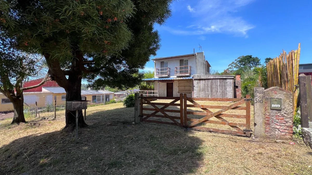VENTA CASA 4 AMBIENTES CON PILETA EN SIERRA MDP foto 2