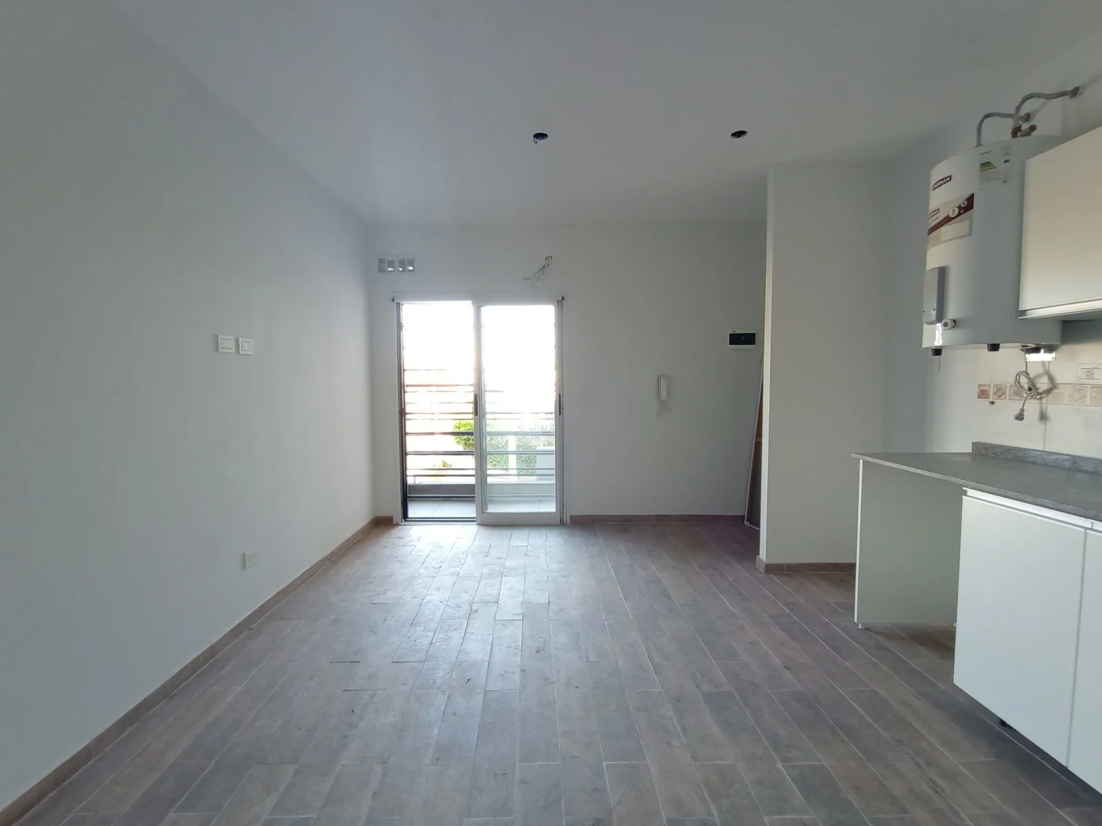 Departamento 2 ambientes con balcón a Estrenar Gerli Lanús foto 2