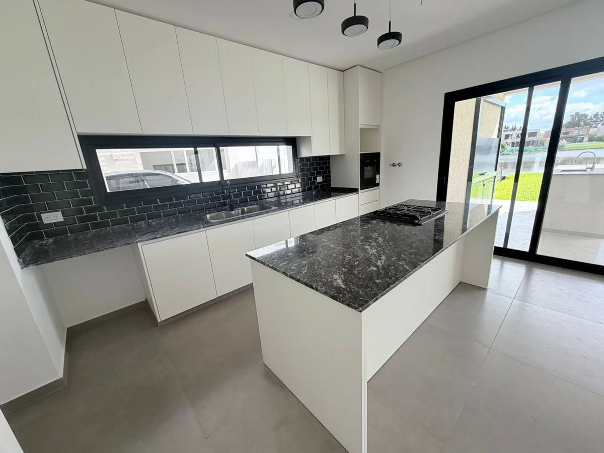 VENTA CASA 6 AMB  LAGUNA SANTA ANA TIGRE BENAVIDES foto 5