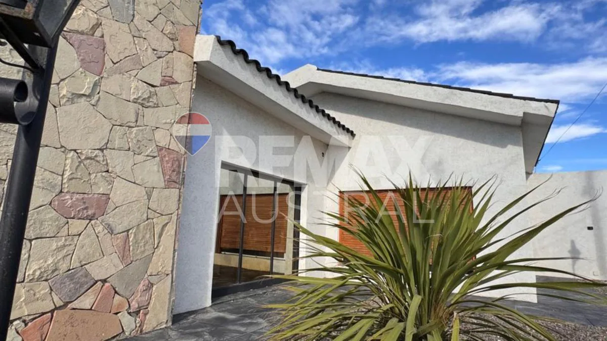 CASA 5 DORMITORIOS CALETA OLIVIA COSTANERA