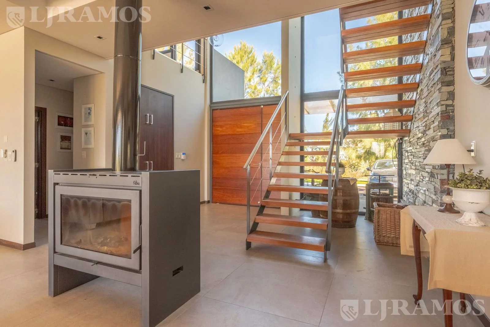 Casa El Naudir AL AGUA  con 3 master suite en planta alta y una en planta baja MB foto 2