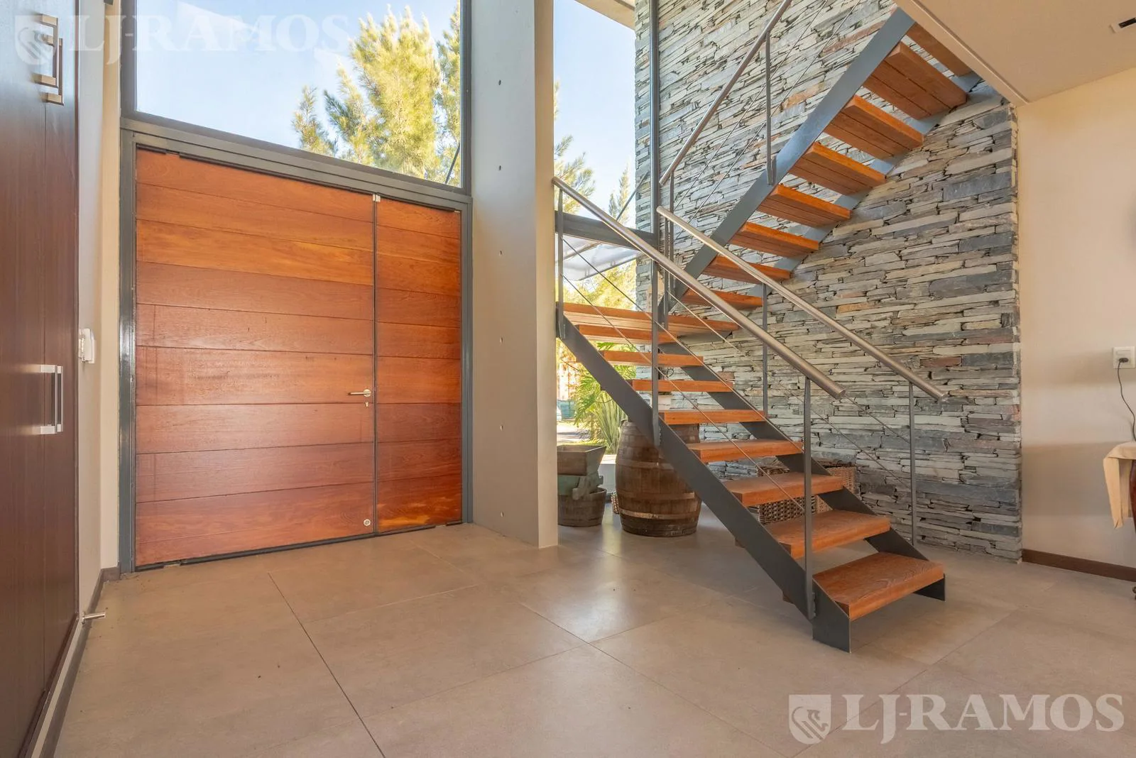 Casa El Naudir AL AGUA  con 3 master suite en planta alta y una en planta baja MB foto 4