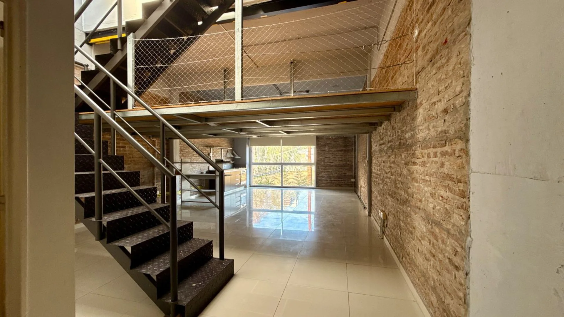 LOFT INDUSTRIAL EN COMPLEJO CON PISCINA/VTE LOPEZ foto 5